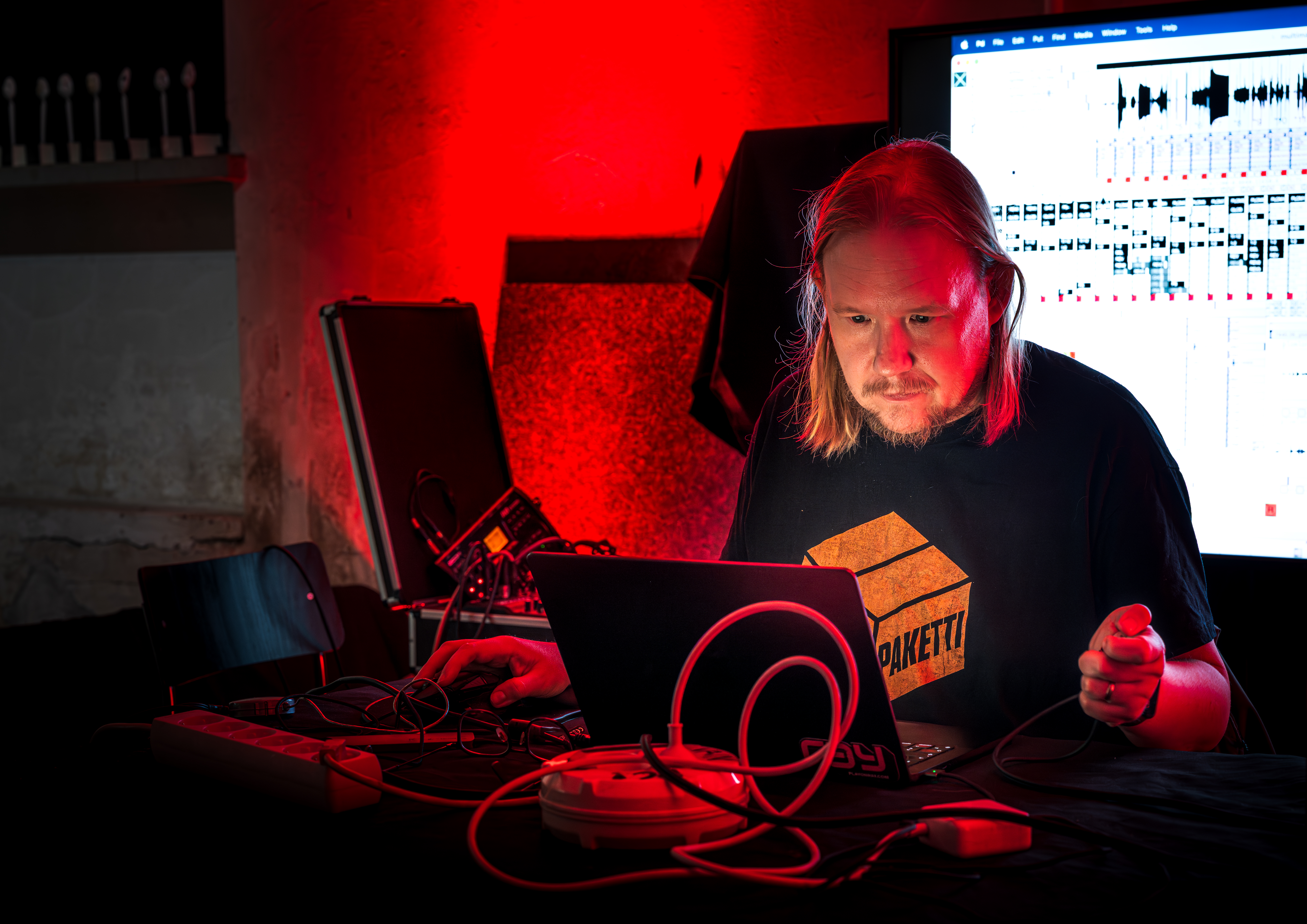 Plugged Into Nothing - photo by Jaakko Viljanen 3